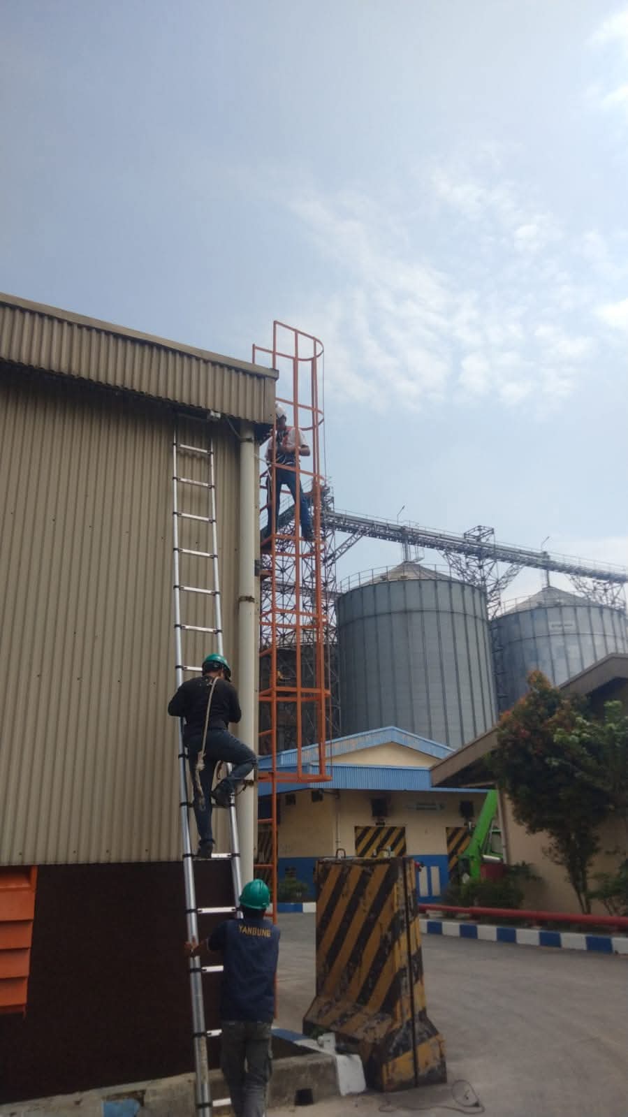 Pemasangan Copper Rod & Grounding Well