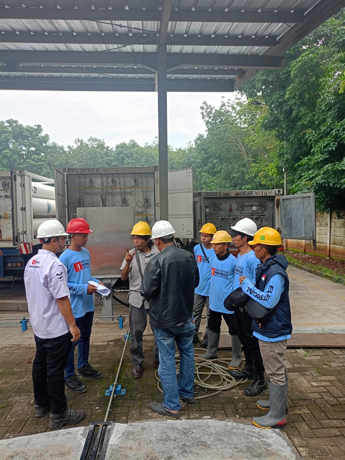 Pemasangan PJU Tenaga Surya Mandiri